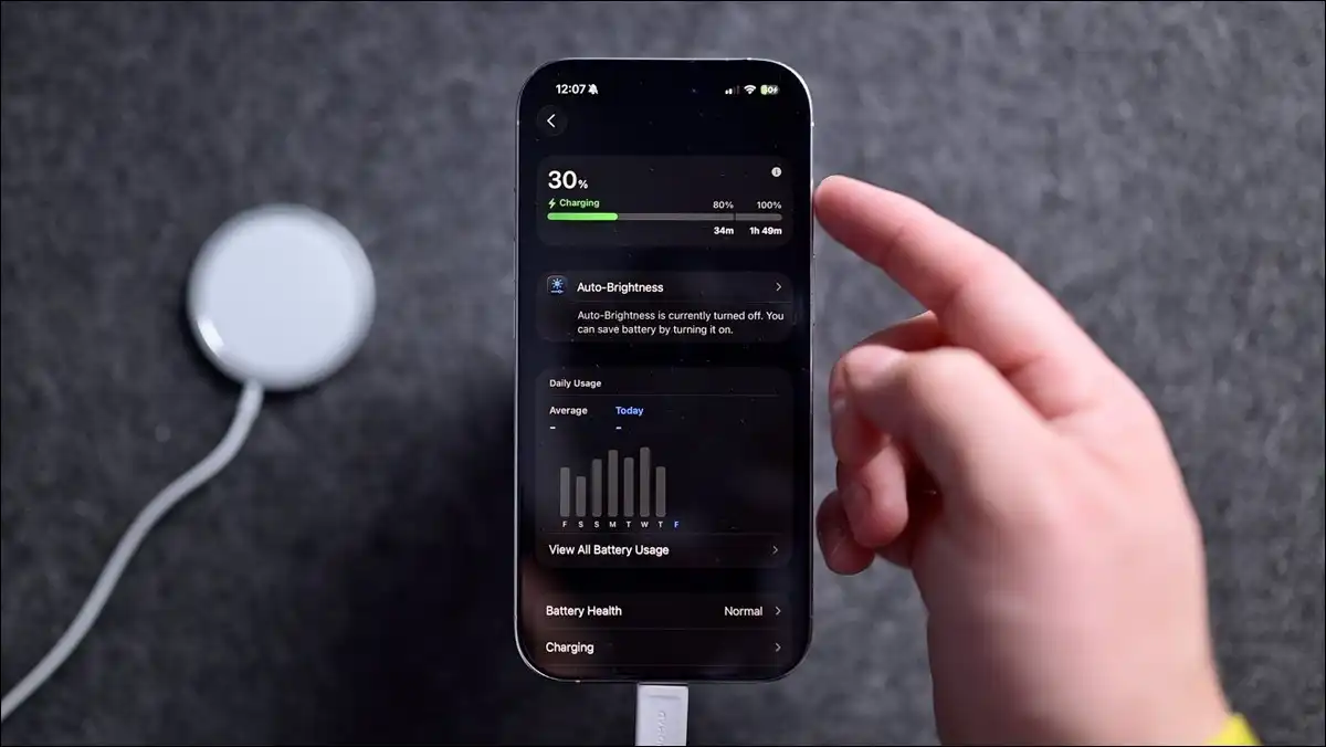 iPhone Battery settings screen with charging limit slider active on iOS 26